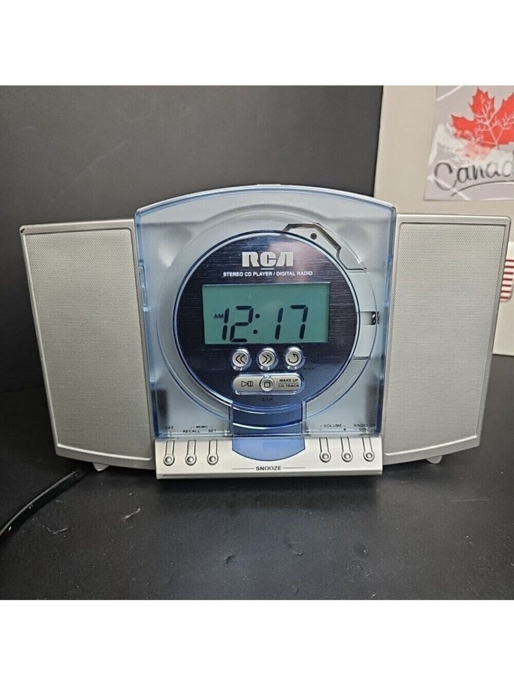 RCA Stereo CD Player Digital AM/FM Tuning Clock Radio RP3755 VTG CD Doesn't Spin